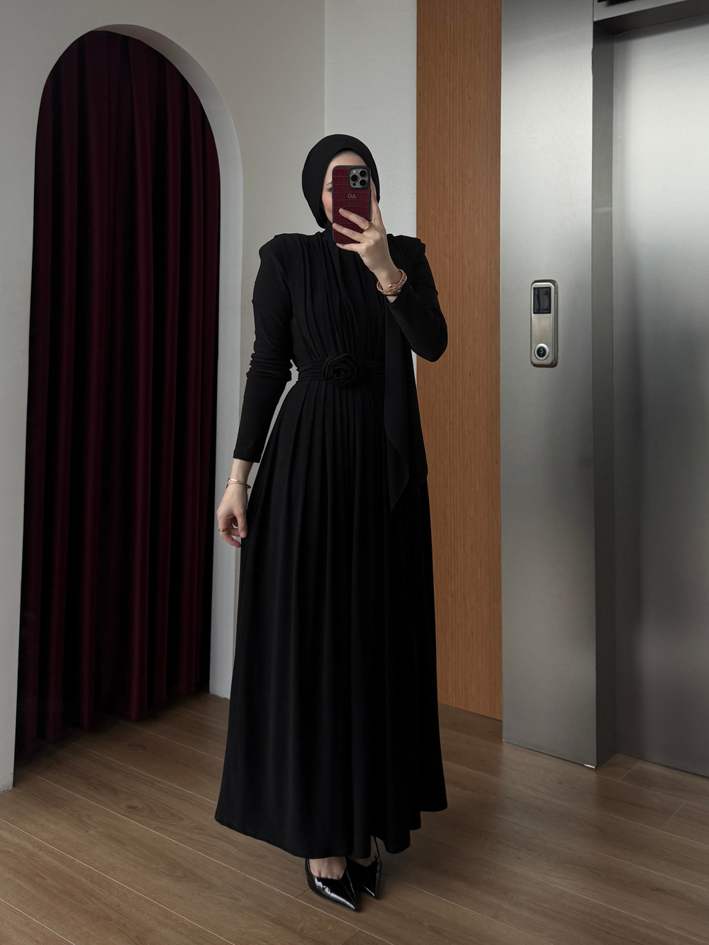 Gül Detaylı Sandy Elbise Siyah