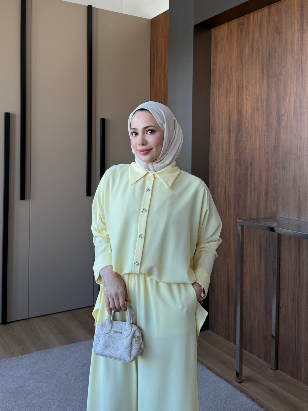 Krep Taş Detaylı Pantolon Takım Sarı
