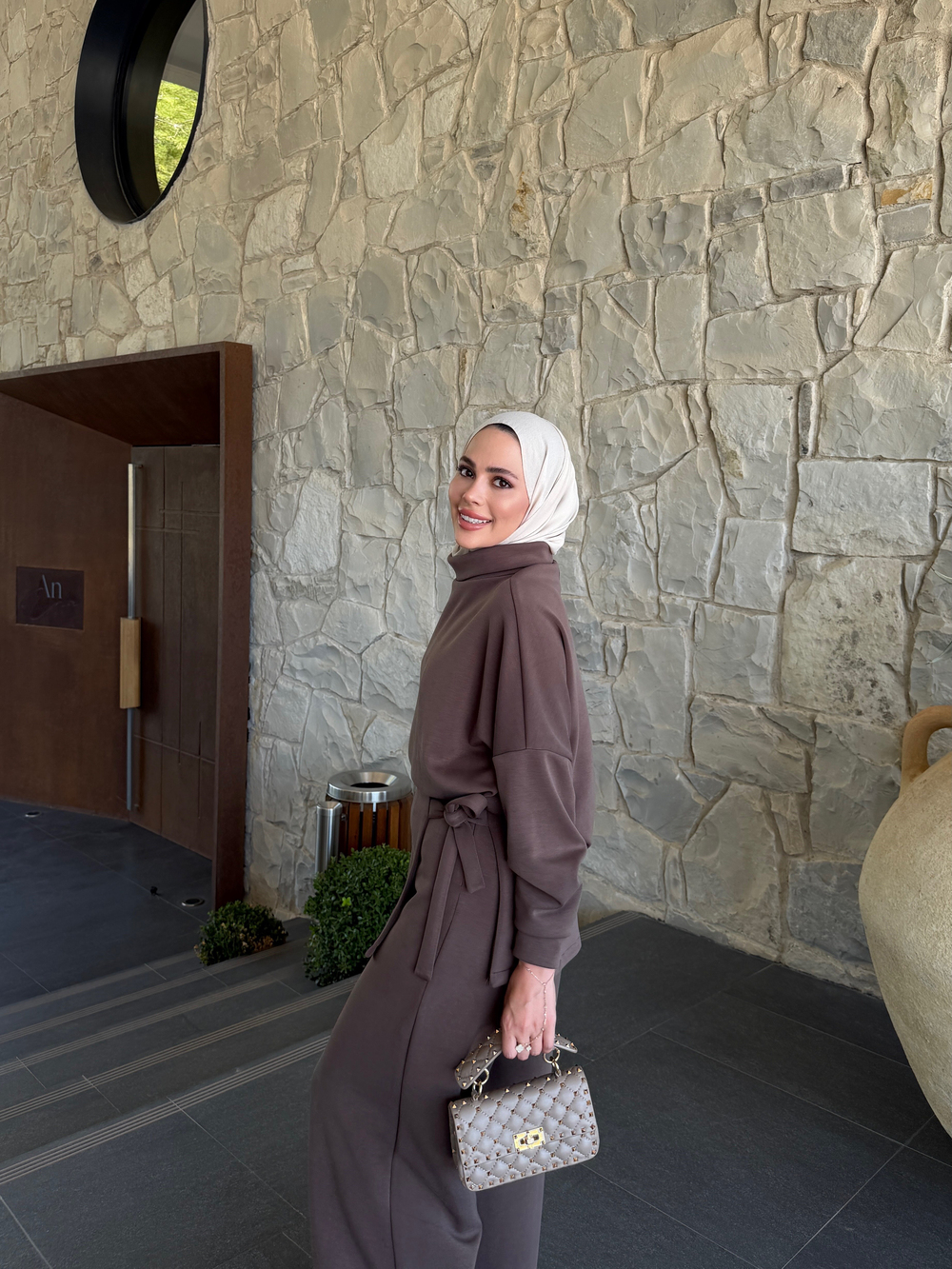 Kuşaklı Balıkçı Yaka Pantolon Takım Vizon
