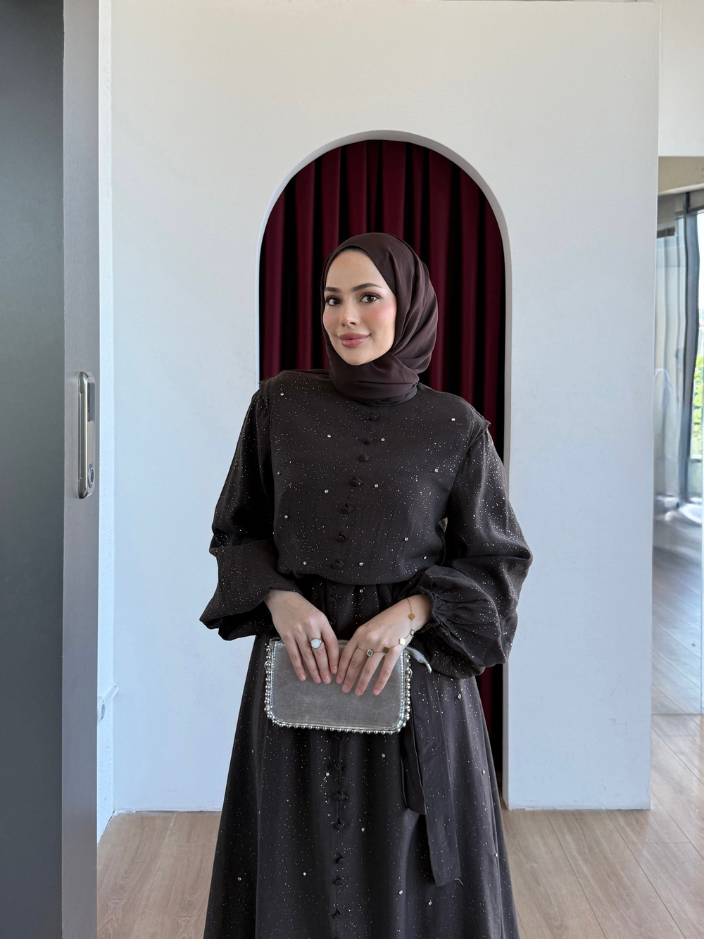 Simli Taşlı Organze Elbise Kahverengi
