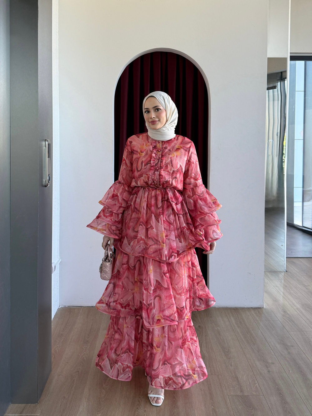 Volanlı Desenli Şifon Elbise Pembe