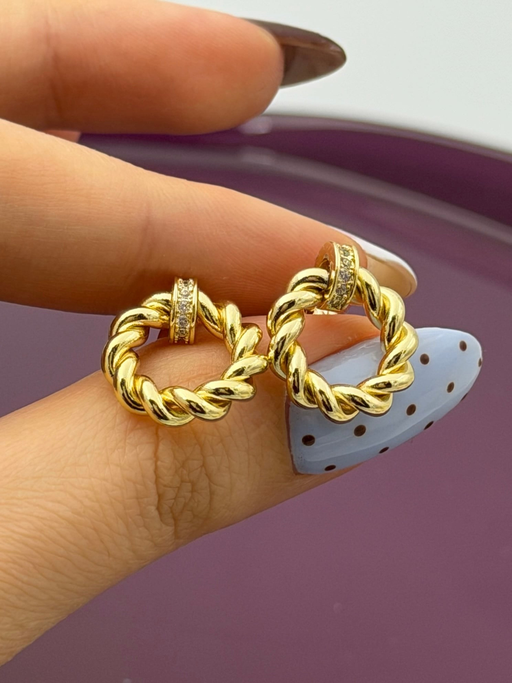 14K VIP Burgu Plaka Taşlı Daire Model Küpe
