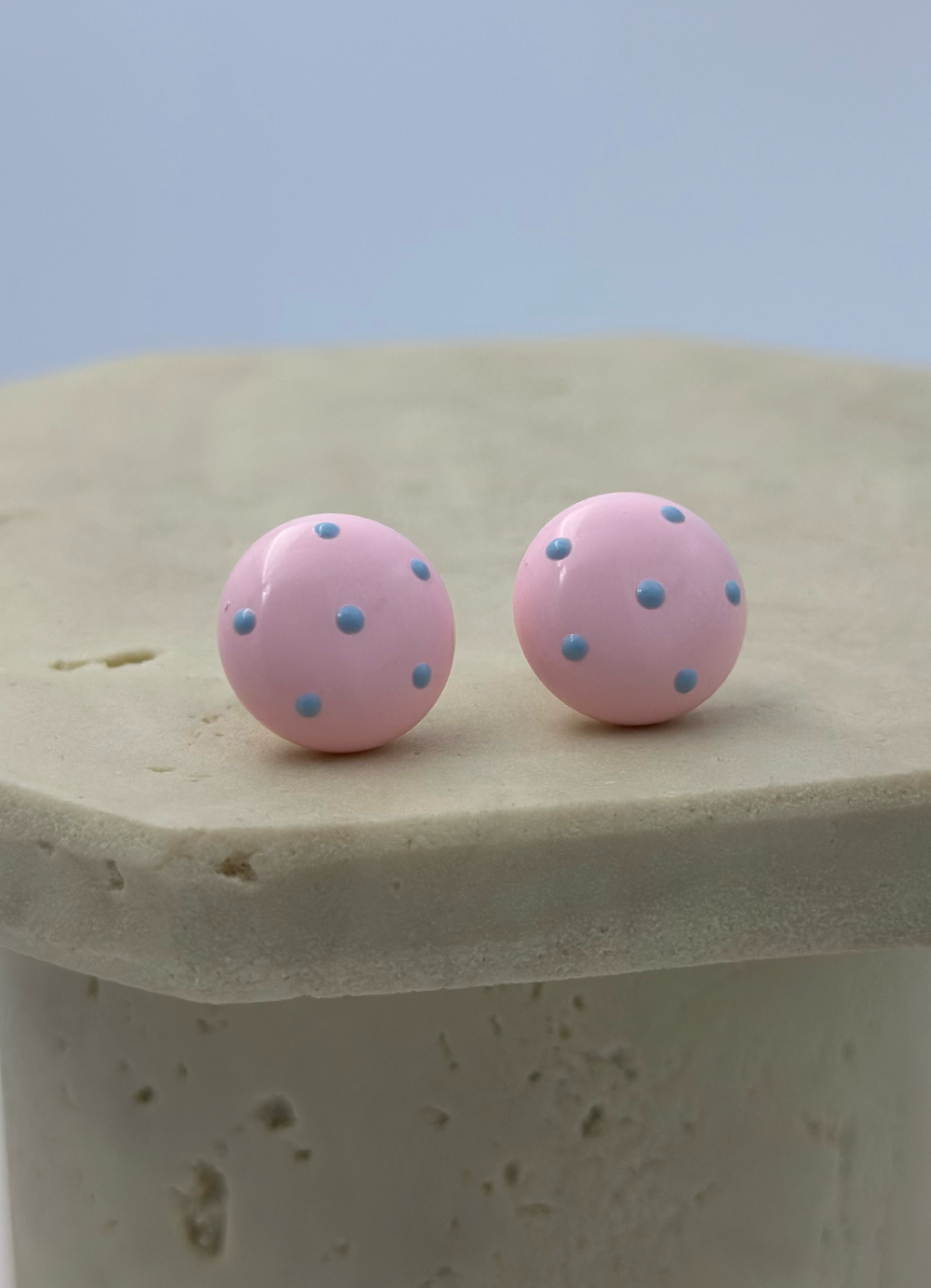 Özel Seri Pembe Puantiyeli Daire Model Küpe