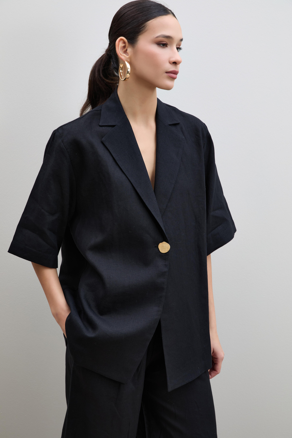 100% Linen Oversized Button-Detail Jacket