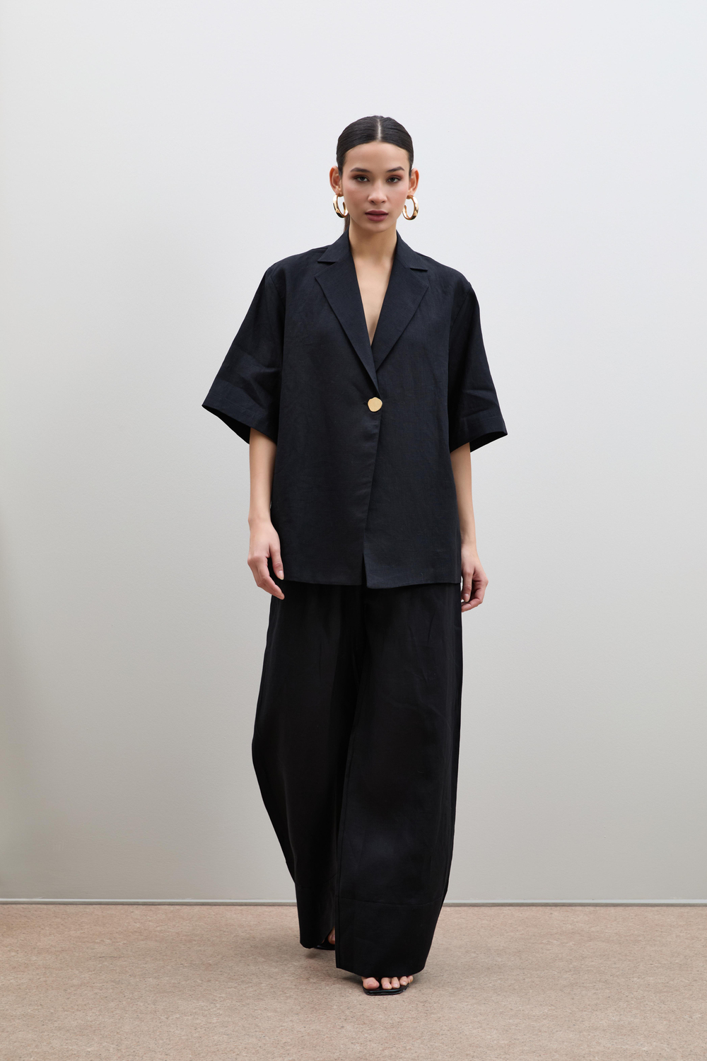 100% Linen Oversized Button-Detail Jacket