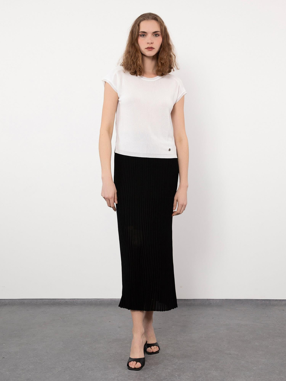 Semi-sheer Pleated Midi Skirt ETK9734SIYAH