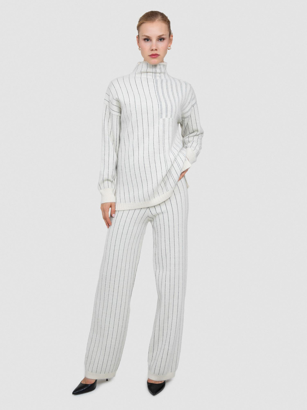Wool Blend High Neck Sweater with Contrast Stripe Detail TNK8346KEMIK