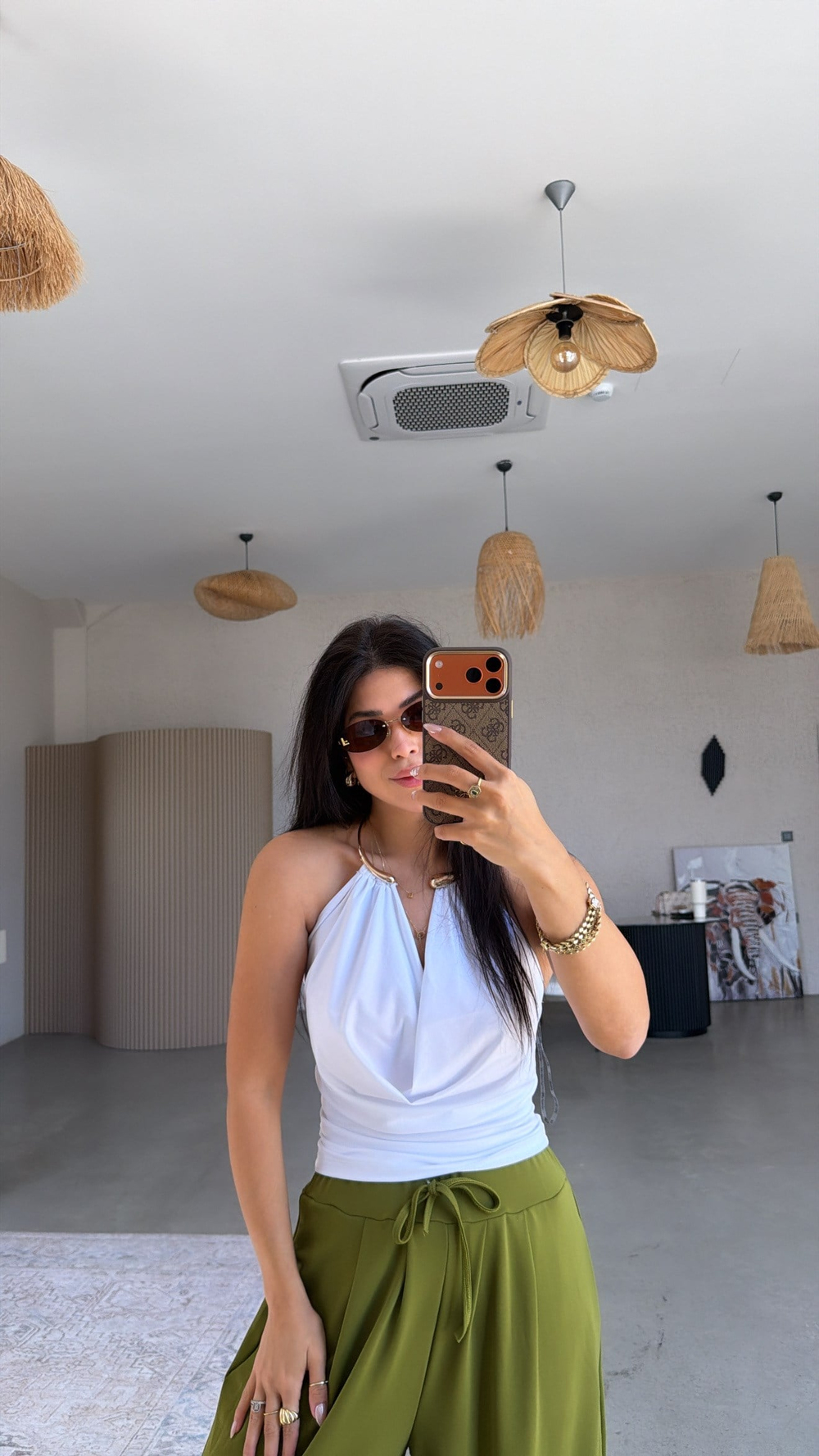 Beyaz Degaje Kolyeli Bluz