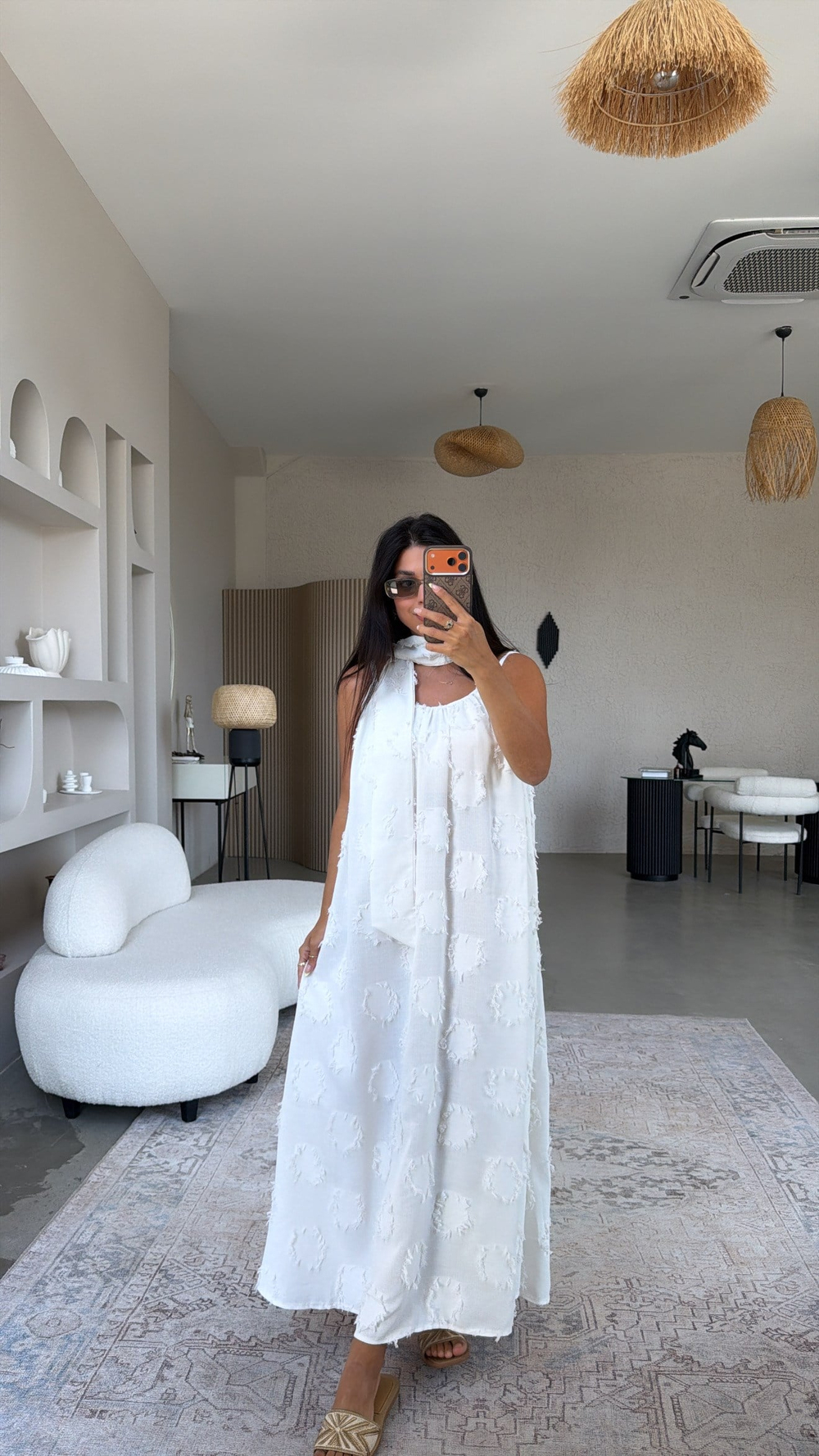 Beyaz Püskül Kumaşlı Premium Asansör Askılı Elbise