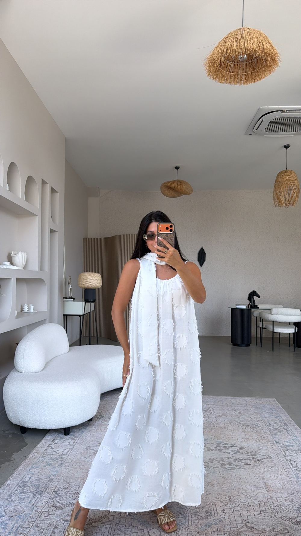 Beyaz Püskül Kumaşlı Premium Asansör Askılı Elbise