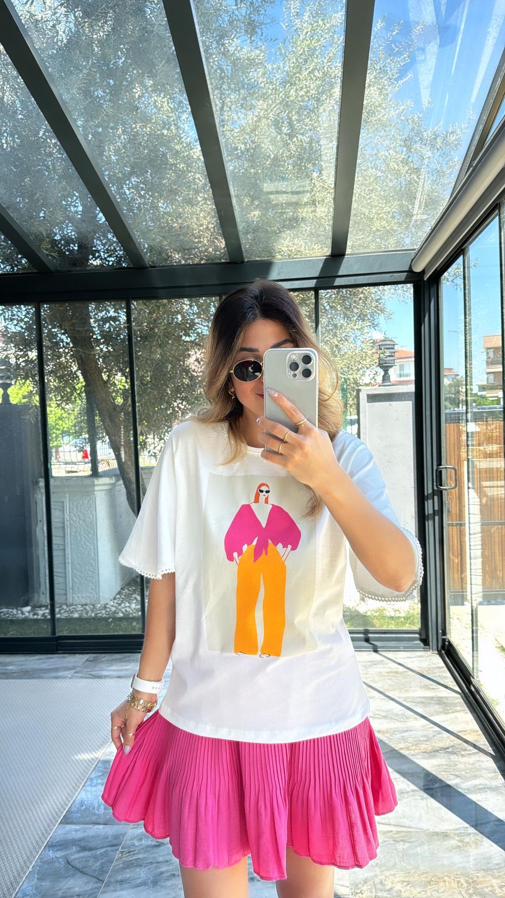 Fuşya Turuncu Kadın Figür Pamuklu Tshirt