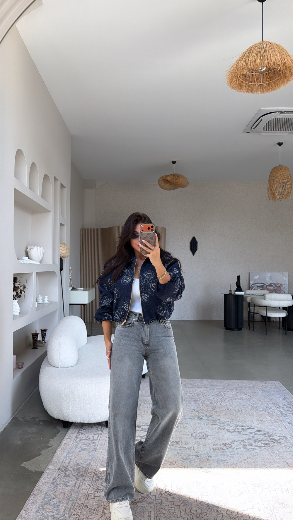 Gri Taşlamalı Orta Bel Straight Jean