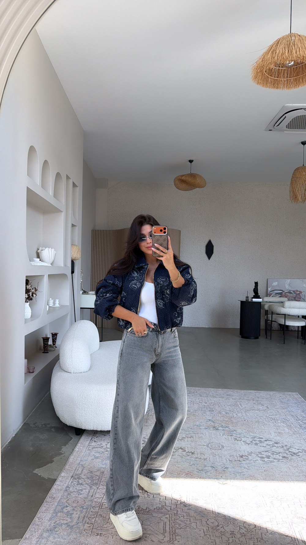 Gri Taşlamalı Orta Bel Straight Jean