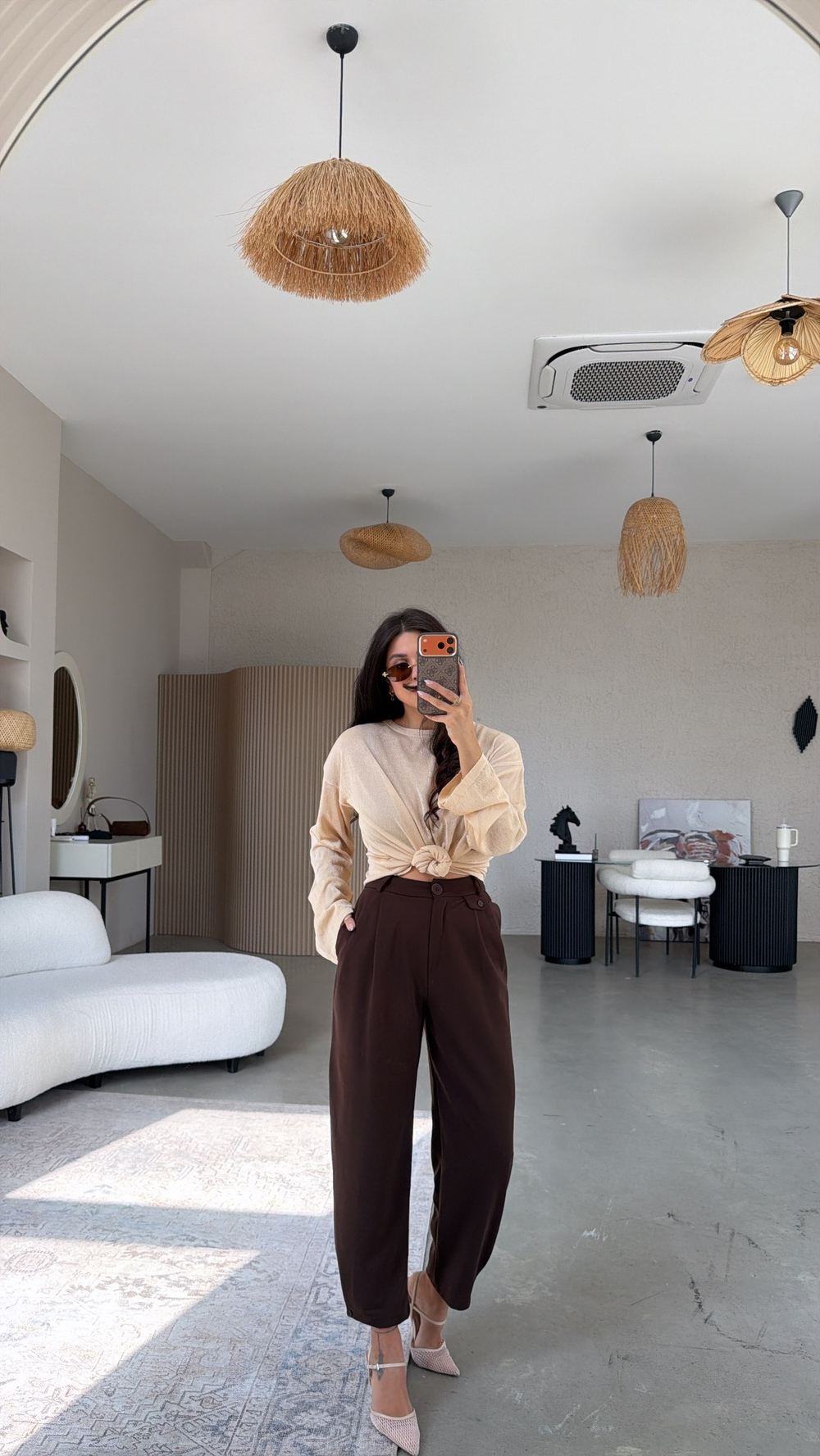 Kahverengi Mini Düğme Detaylı Kumaş Pantolon