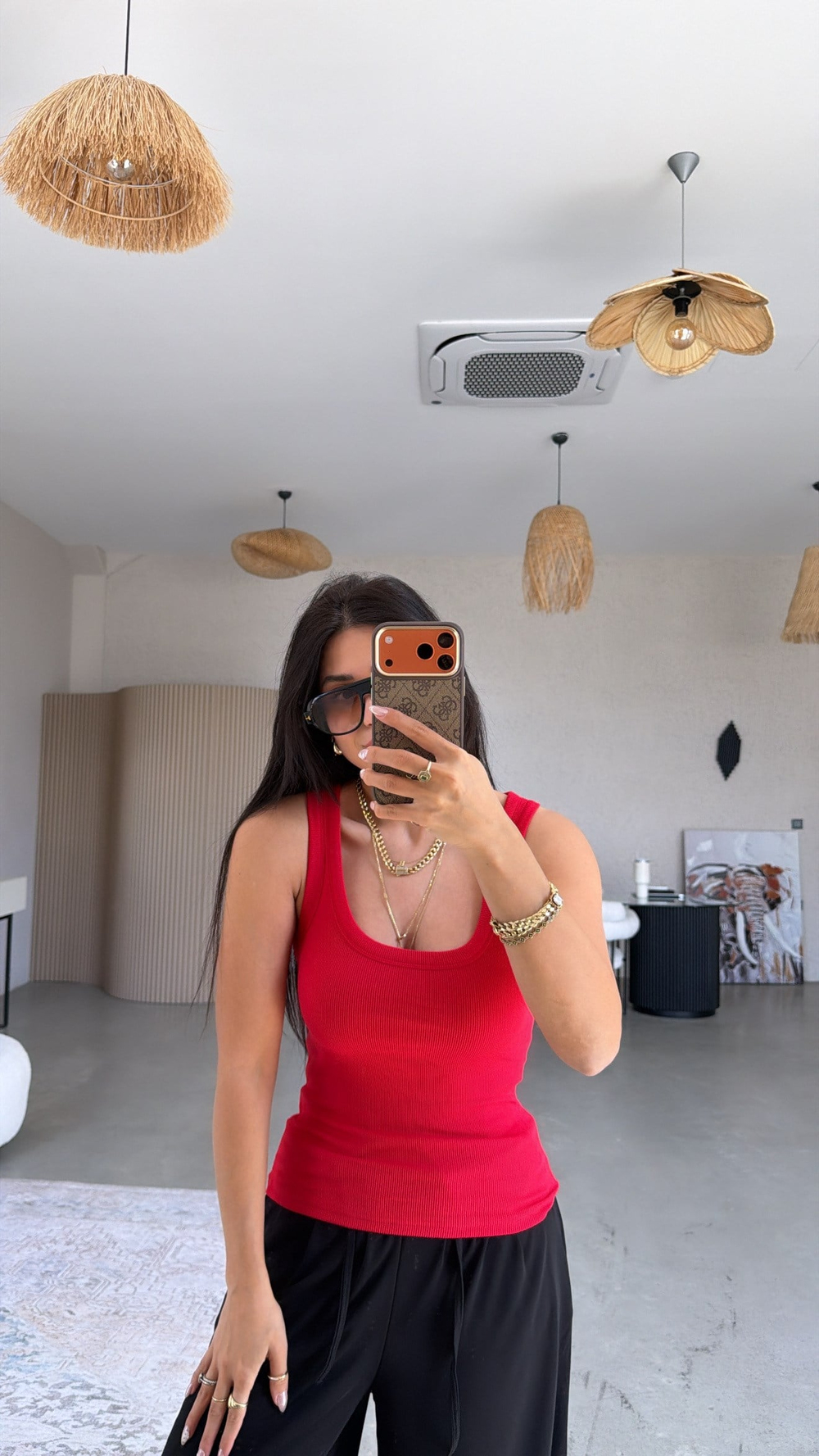 Kırmızı Oval Yaka Atlet