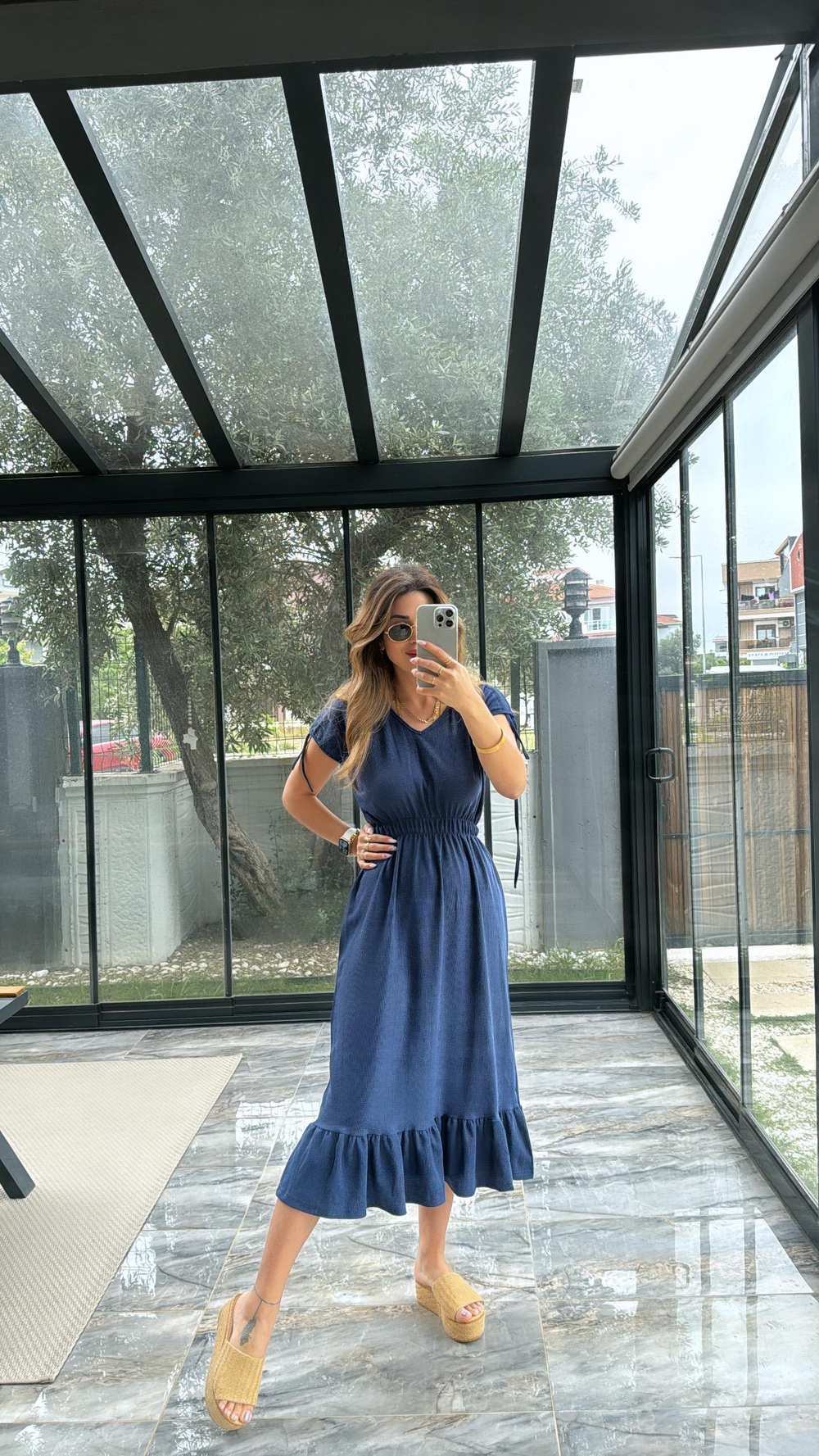 Lacivert Omzu Büzgülü V Yaka Elbise