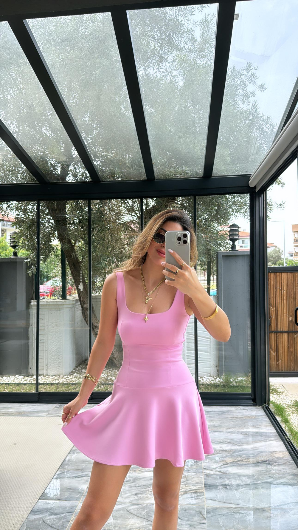 Pembe Eteği Volanlı Elbise