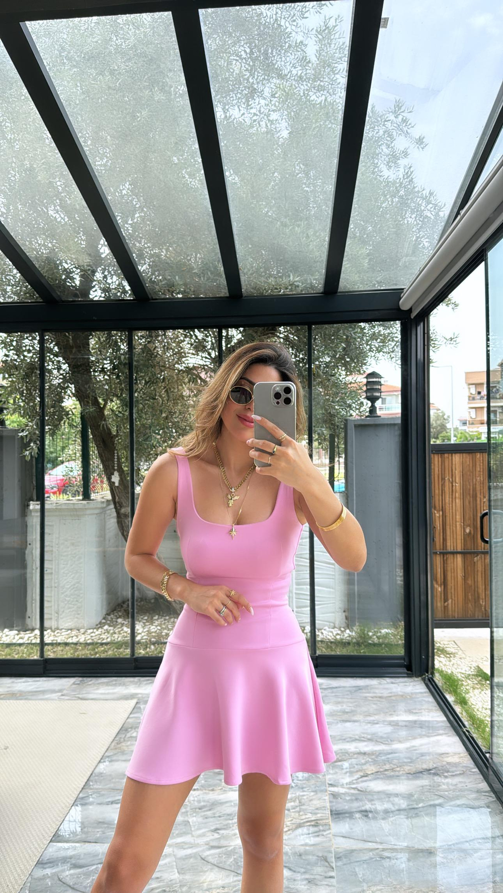Pembe Eteği Volanlı Elbise