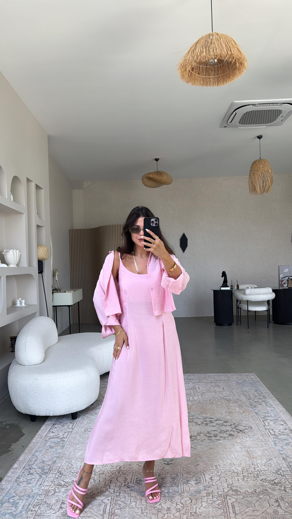 Pembe Gömlekli Askılı Tensel Elbise
