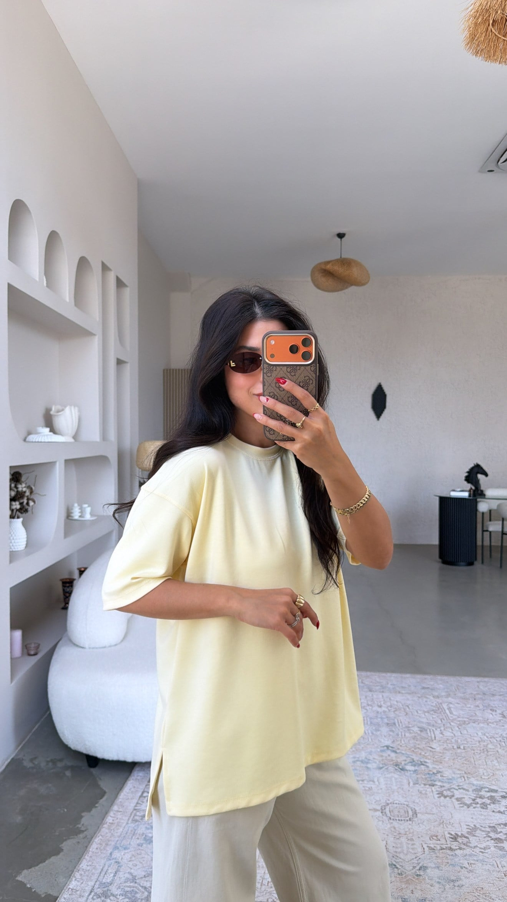 Sarı Yanı Minik Yırtmaçlı Oversize Modal Tshirt