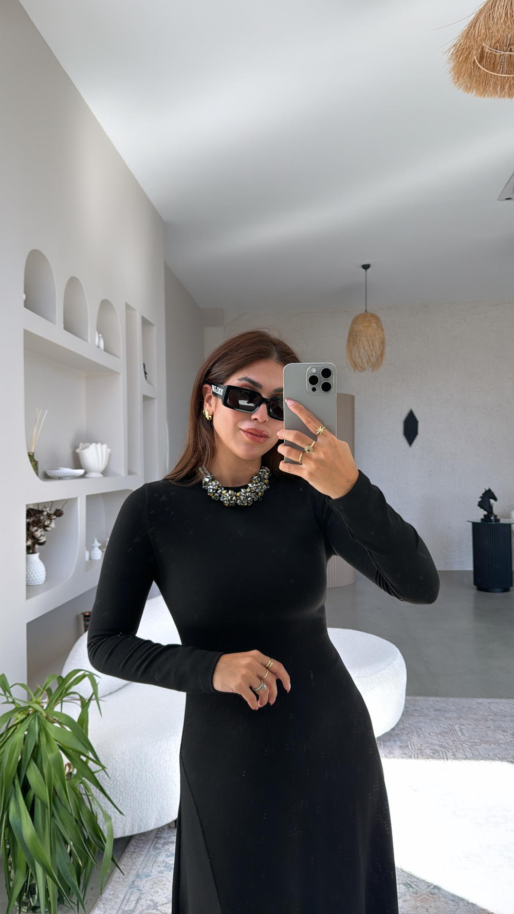 Siyah Bisiklet Yaka Yırtmaçlı Modal Elbise