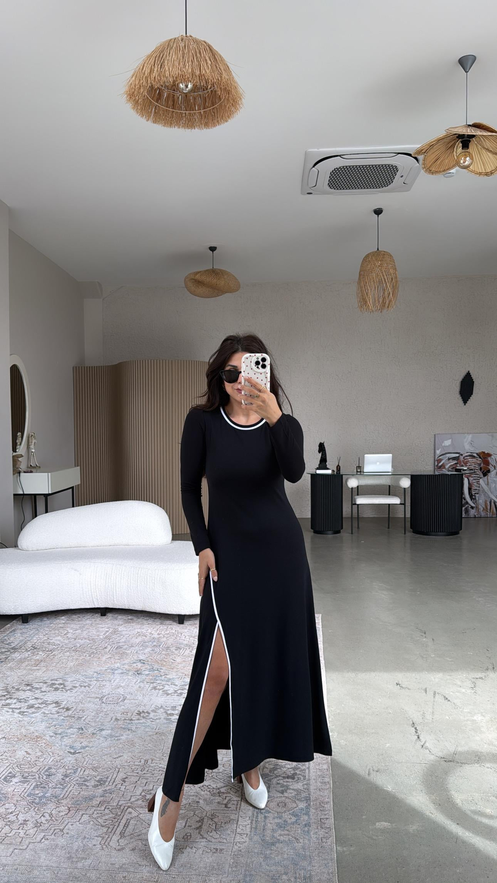 Siyah Biyeli Yırtmaçlı Modal Elbise