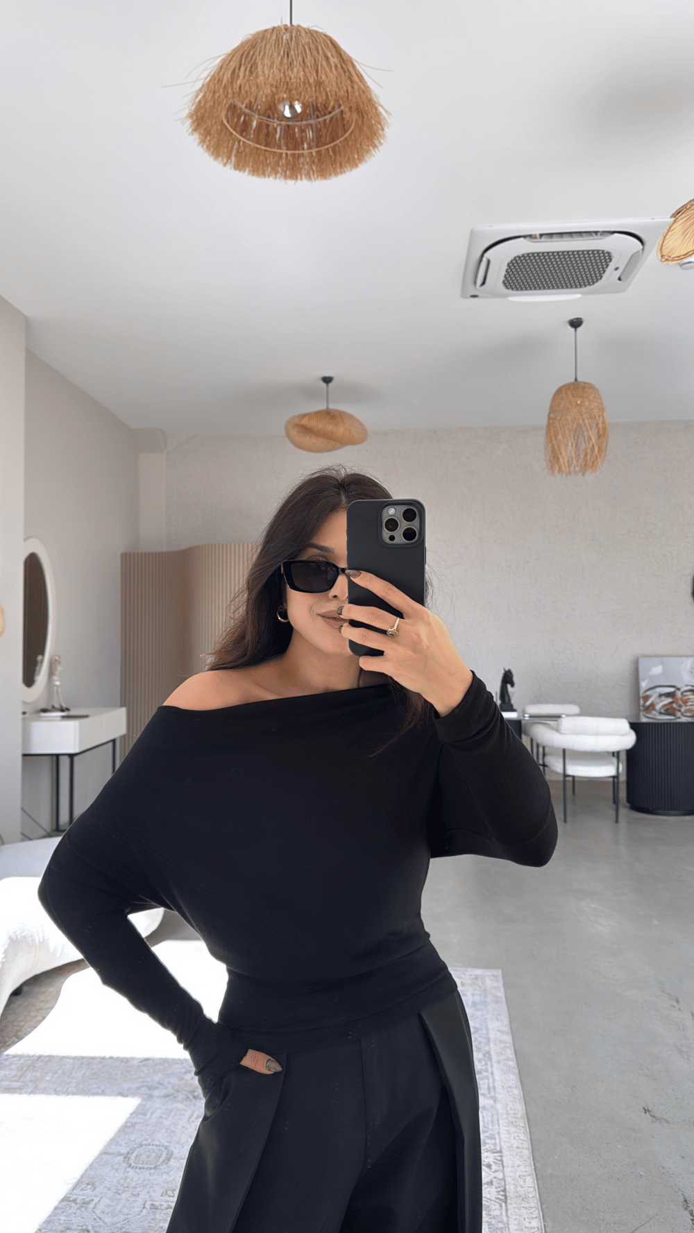 Siyah Buzzy Omzu Açık Bluz