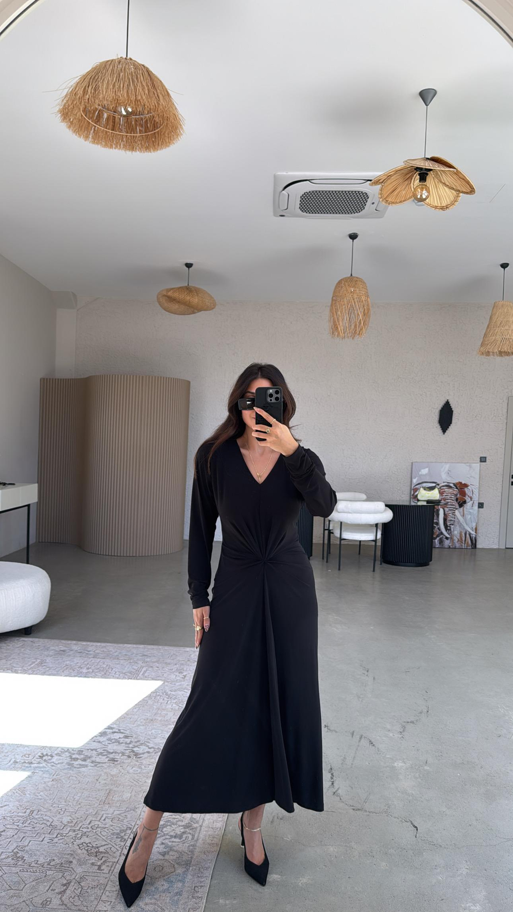 Siyah Düğüm Detaylı V Yaka Elbise