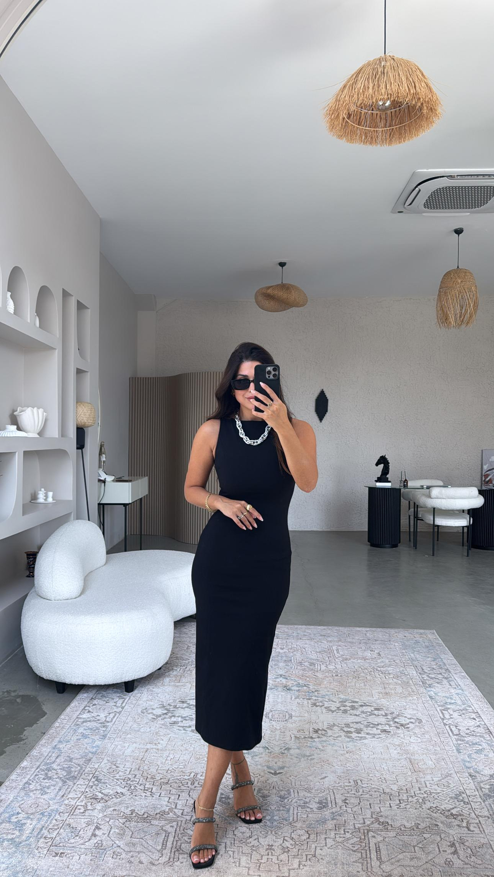Siyah Halter Yaka Streç Midi Elbise