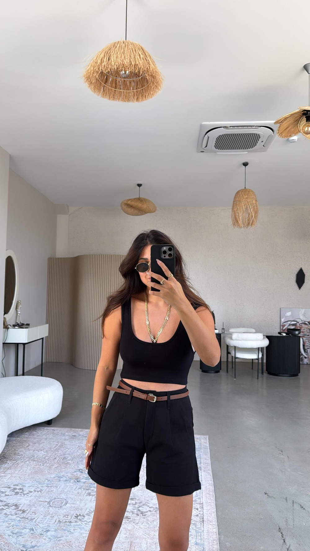 Siyah Kemerli Gabardin Şort