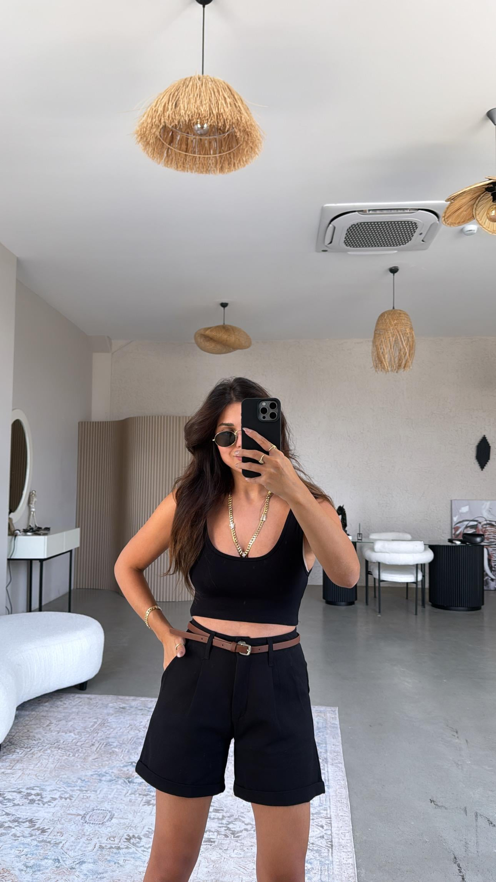 Siyah Kemerli Gabardin Şort