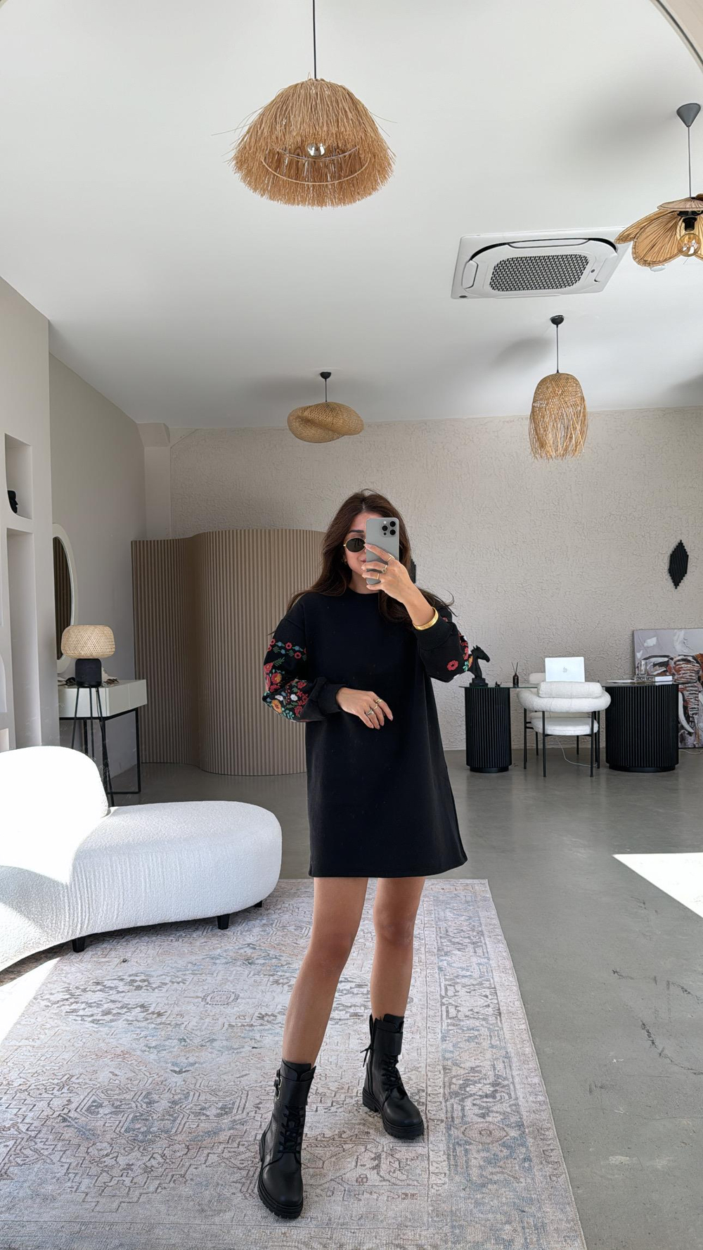 Siyah Kolları Çiçekli Sweat Elbise
