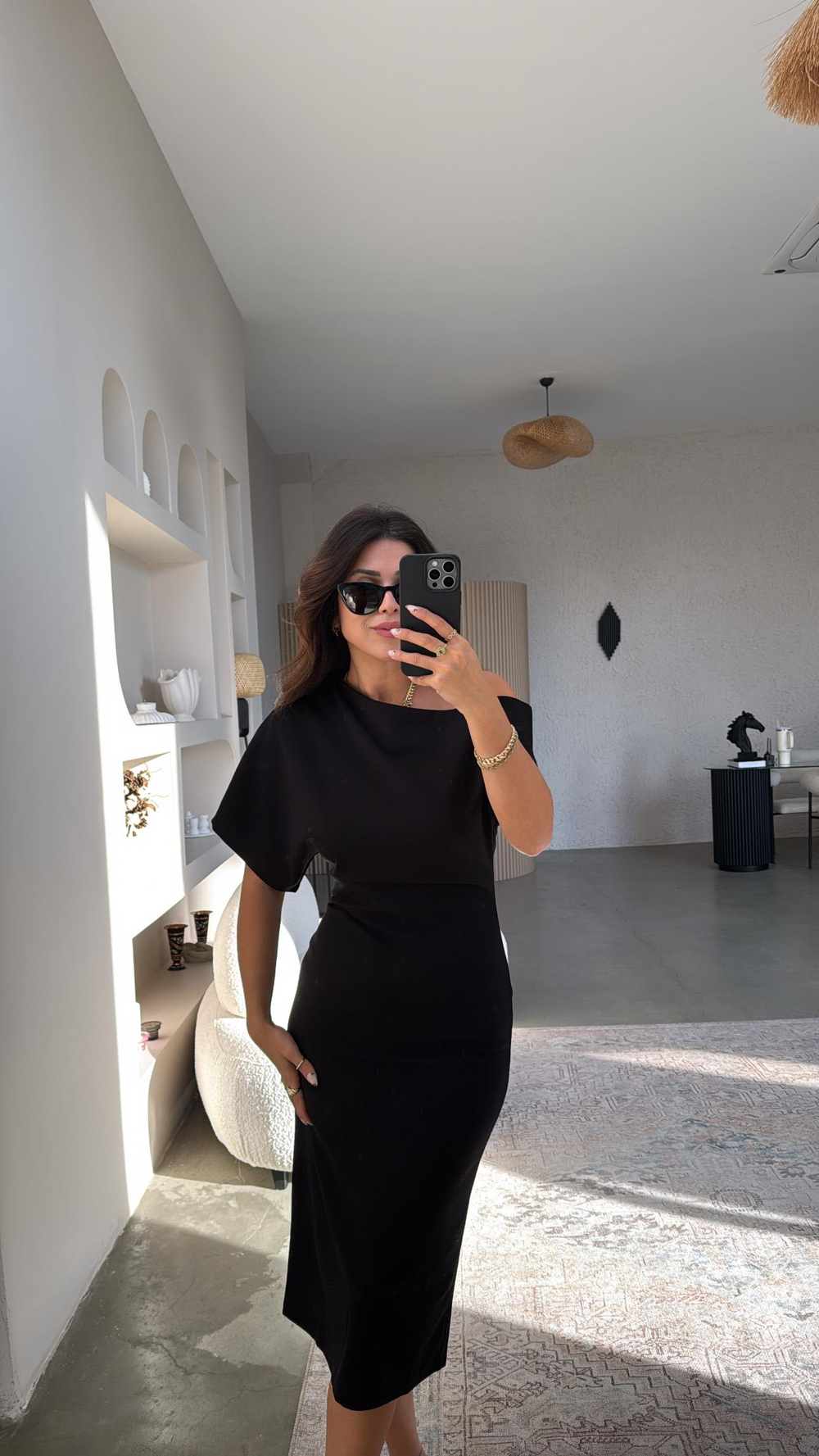 Siyah Krep Zr Model Omzu Açık Elbise