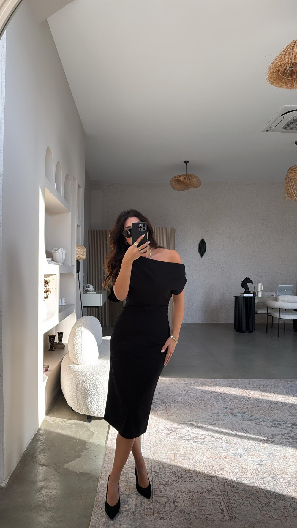 Siyah Krep Zr Model Omzu Açık Elbise