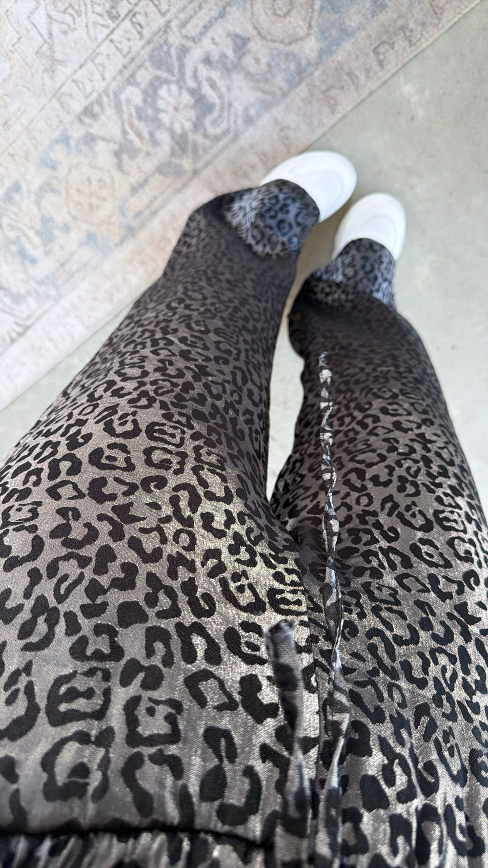 Siyah Leoparlı Saten Pantolon