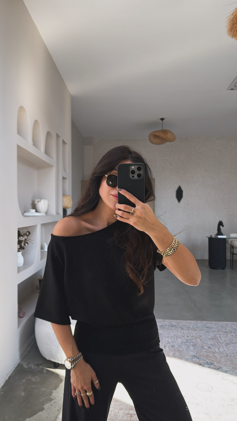 Siyah Omzu Açık Kısa Kollu Modal Bluz