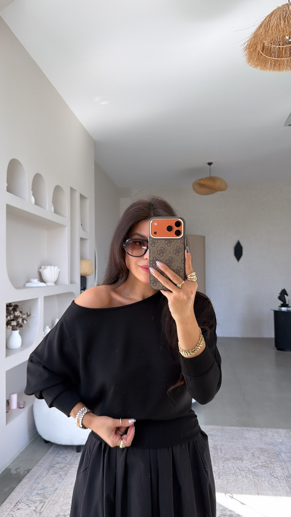 Siyah Omzu Açık Modal Sweatshirt