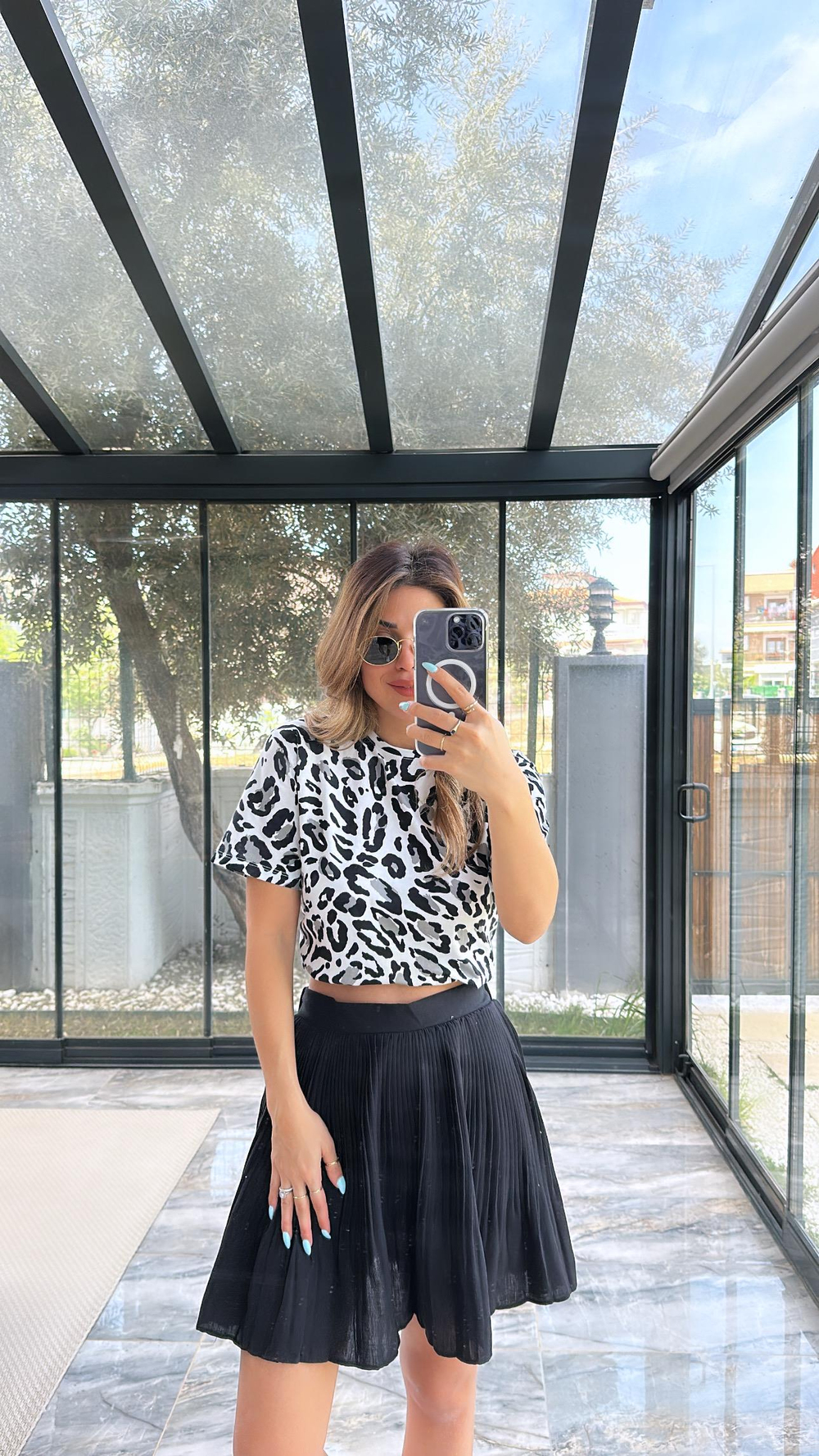Siyah Piliseli Şortlu Etek