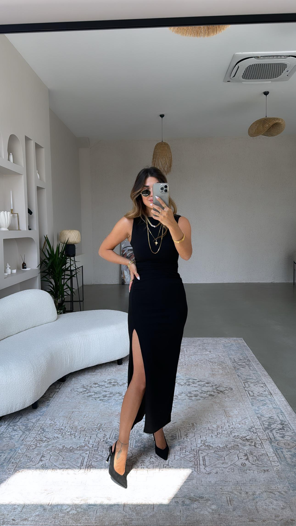 Siyah Yırtmaçlı Brshk Elbise