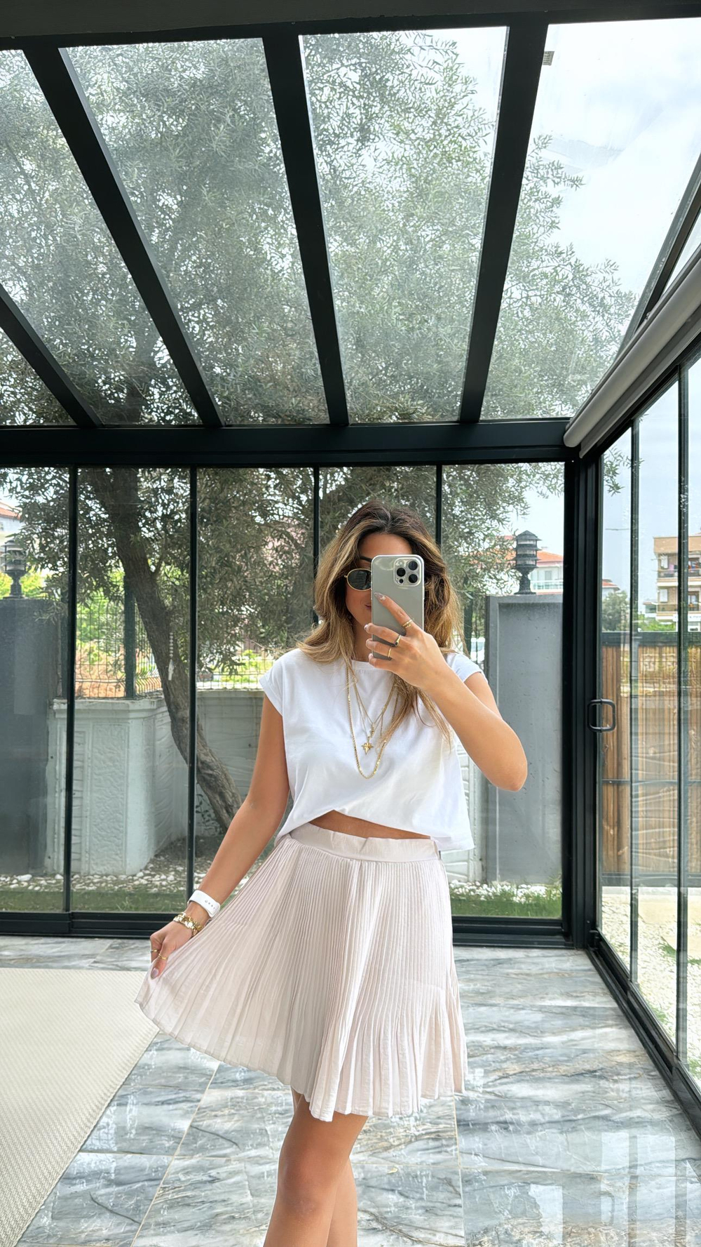 Taş Rengi Piliseli Şortlu Etek