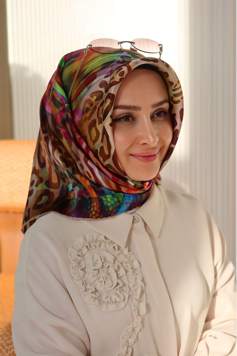 2030 Sura İpek Eşarp 01