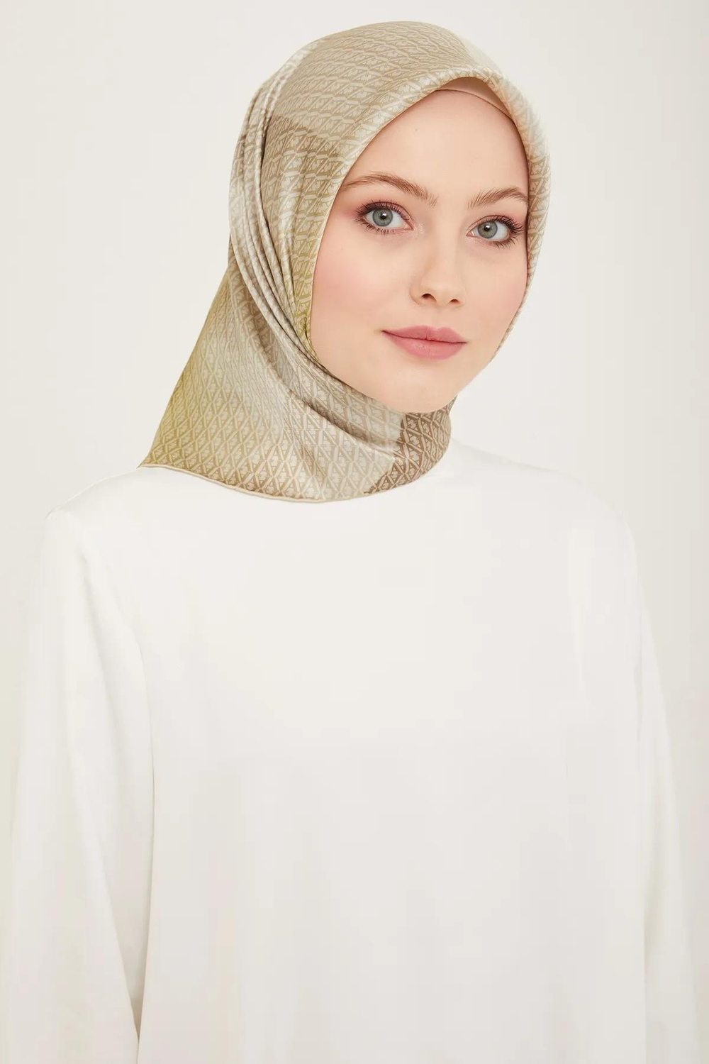 ARMİNE SURA SAF İPEK EŞARP 9104D 
