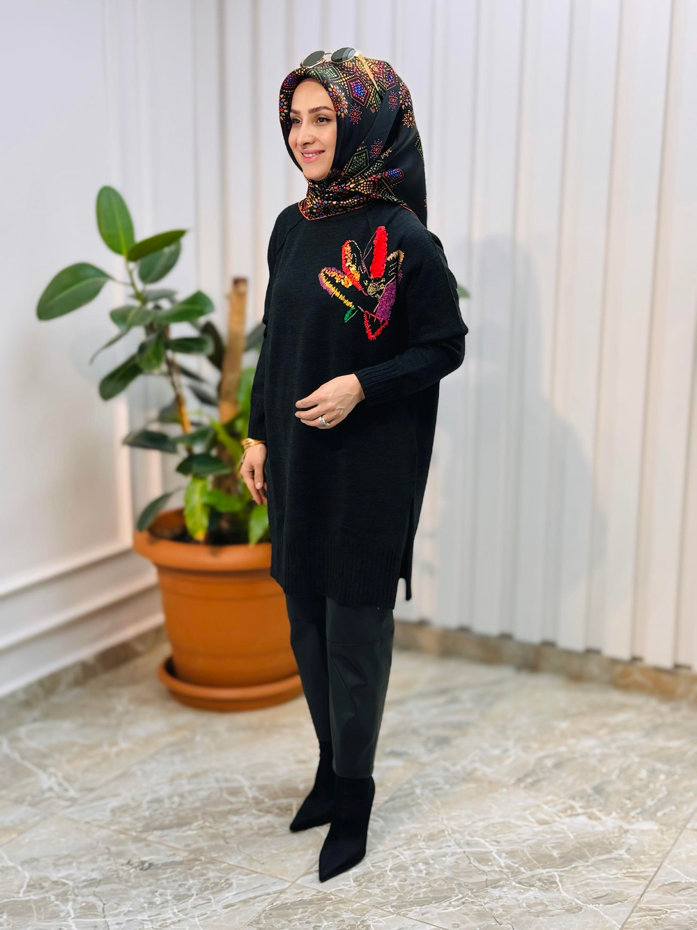 Çiçek nakışlı triko tunik-5212