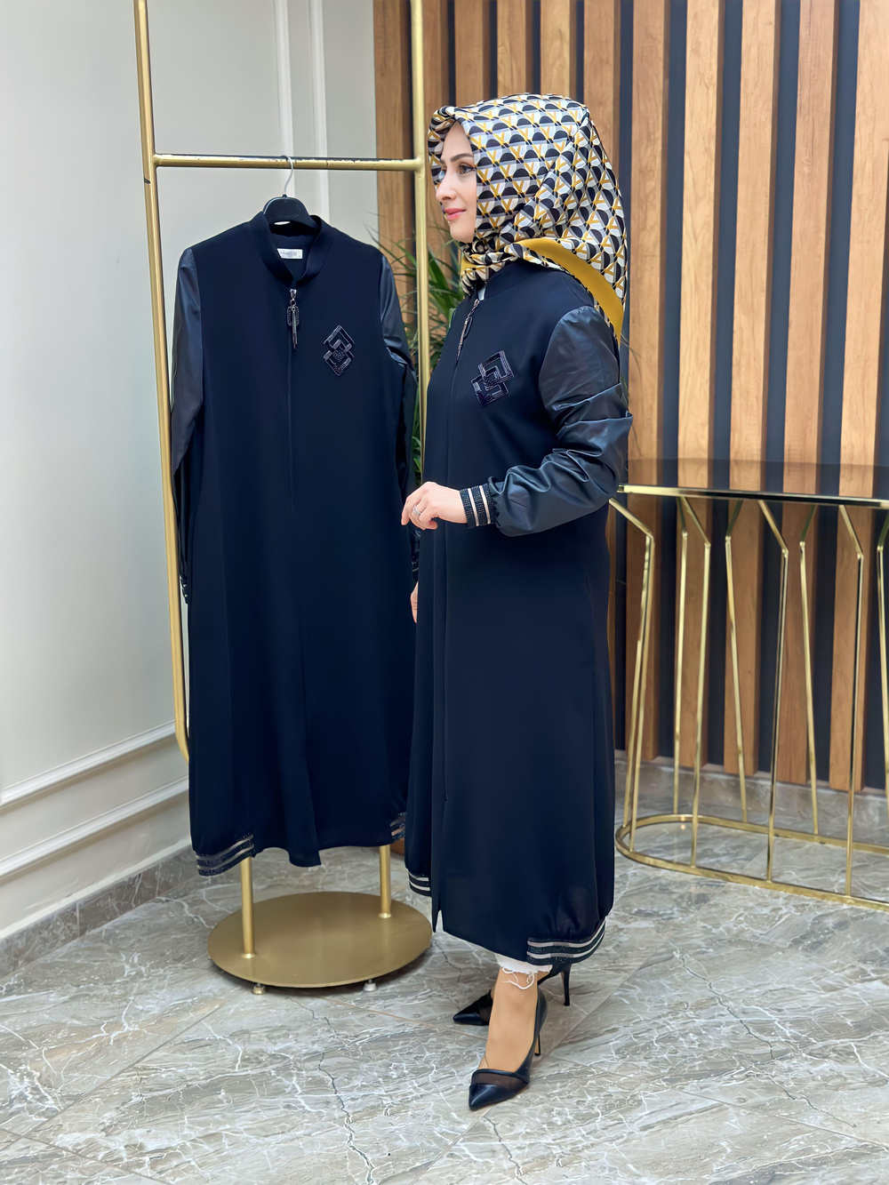 Kolları Paraşüt Kumaş Yakası Boncuk İşlemeli Kadın Giy Çık Siyah 4055