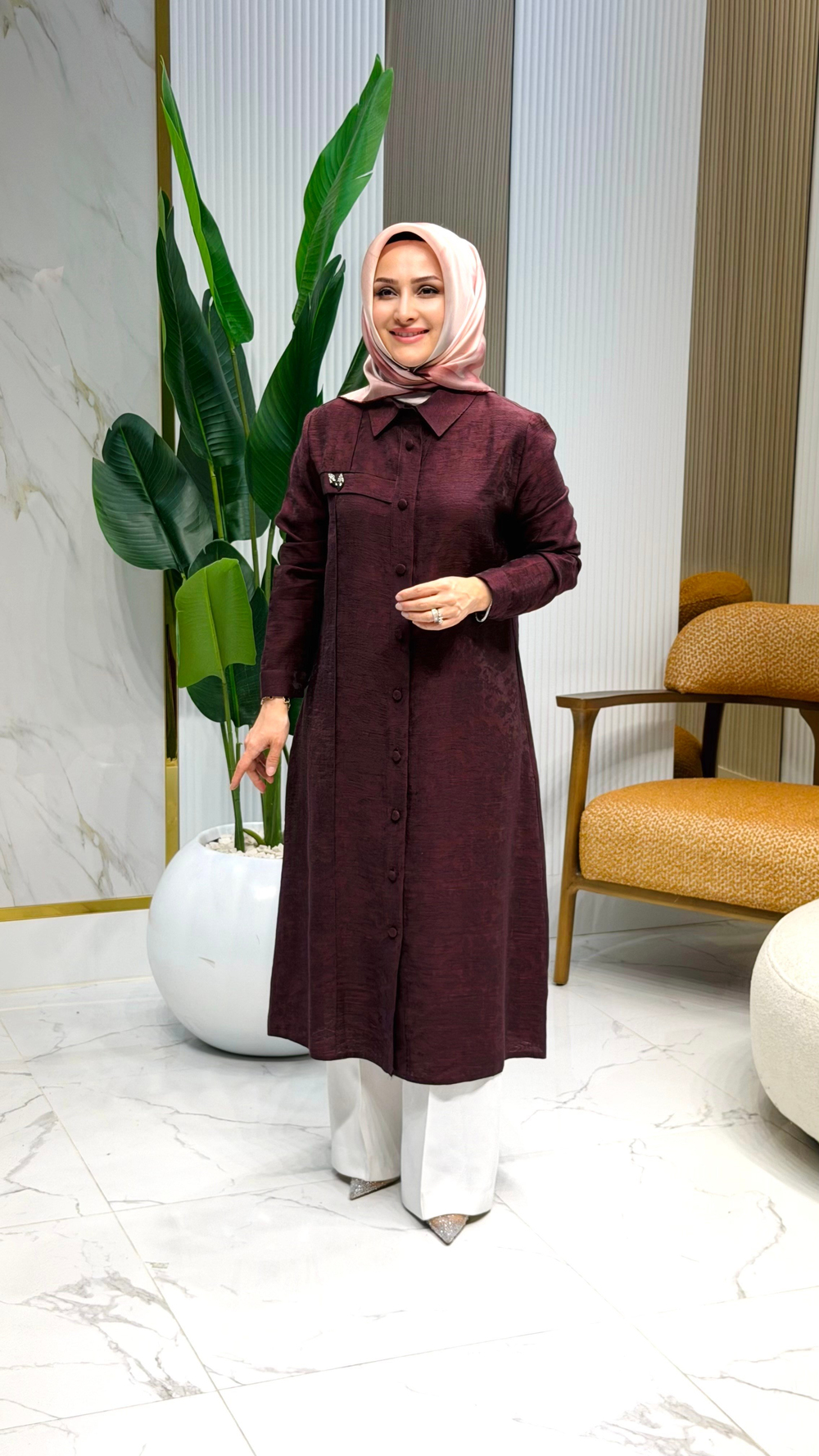 QTN KENDİNDEN DESENLİ ÖNÜ DÜĞMELİ AKSESUAR DETAYLI KADIN TUNİK 7121 - BORDO