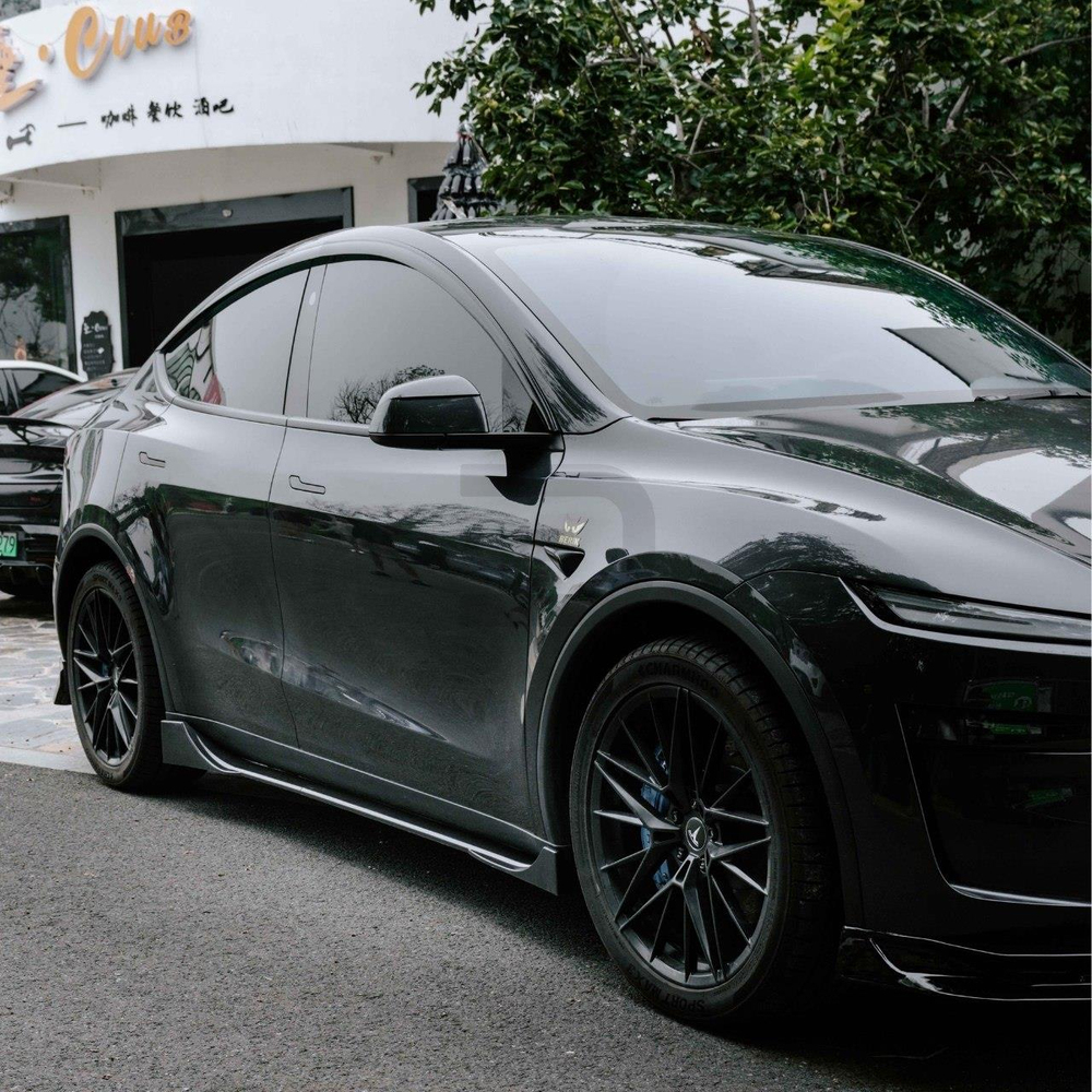Model Y 2025 Juniper Marşpiyel