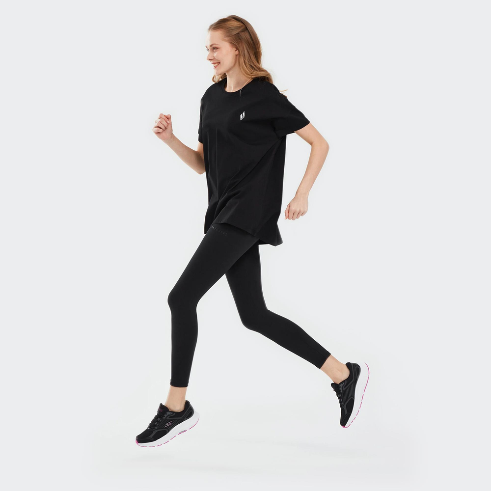 W Crew Neck Graphic Tee Shirt