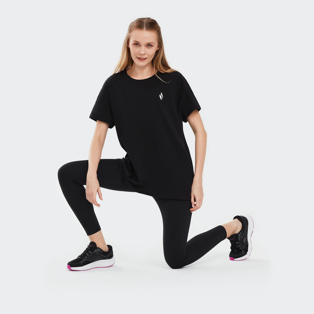 W Crew Neck Graphic Tee Shirt