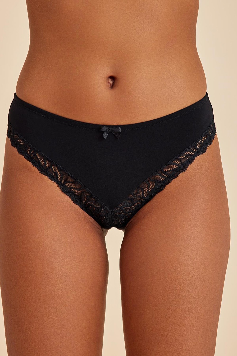 Luna Siyah Dantelli Slip Külot