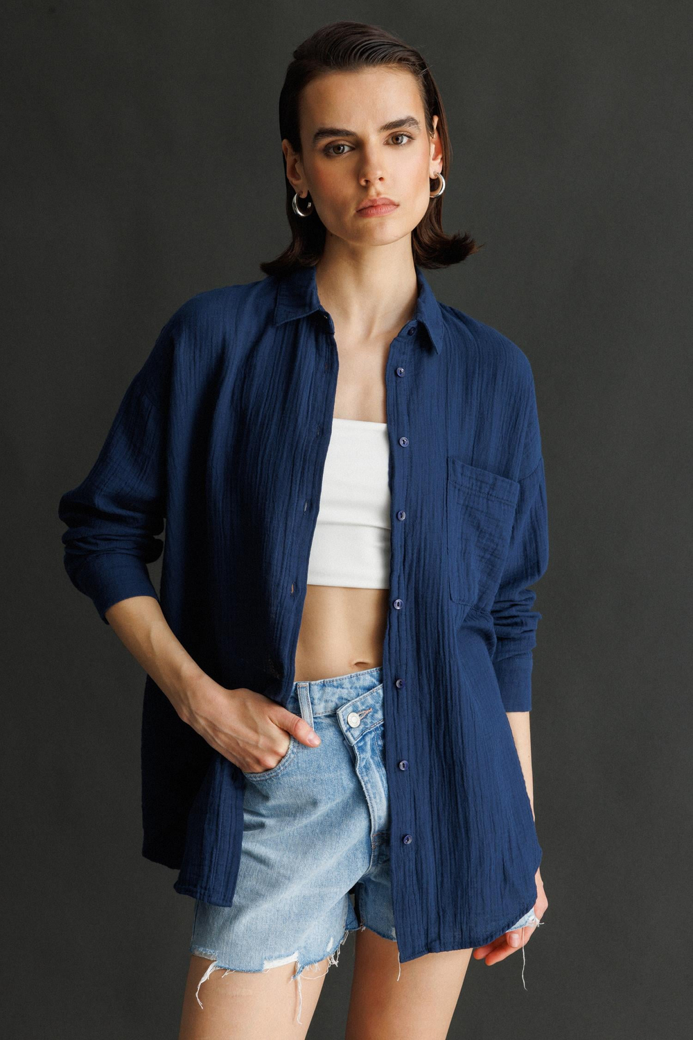 3833 Kadın Oversize Cepli Müslin Gömlek Lacivert